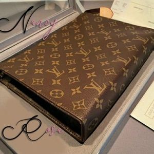 Louis Vuitton Toiletry 26 Monogram Clutch